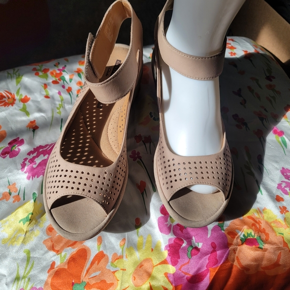 Clarks Collections Reedly Salene wedges Sandals 9 M - Picture 4 of 16